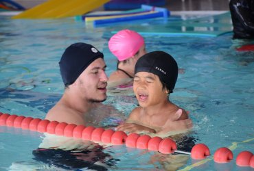 "LES CLASSES BLEUES" À LA PISCINE